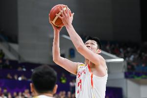 媒体人：中国男篮体型优势足够明显 日本办法不多只能博三分