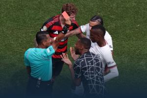 常规时间没赢过😑切尔西队史3次面对巴甲球队，1胜2负处于劣势