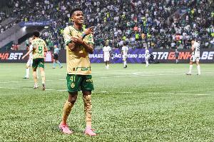 18岁74天，埃斯特旺是本届世俱杯第二年轻进球者