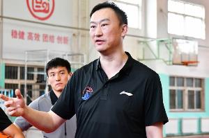 媒体人：青岛一线队夏训不到10人 教练组期待通过夏联考察年轻人