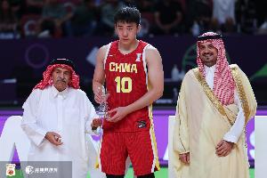 媒体人：王俊杰赛后哭了 说明这个爱笑的20岁小孩哥不甘于此