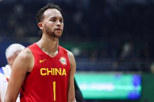 真挚的祝福！祝男篮首位归化球员李凯尔32岁生日快乐！🎂