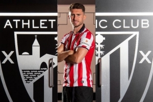 下场对多特！毕巴官方：在欧冠补报31岁西班牙中卫拉波尔特