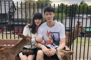 大秋妻子：再次看相爱十年视频依然会感动 我的青春是你&余生也是