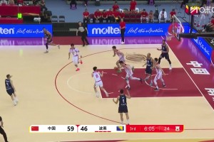 今天三分也太准了吧！赵睿反击三分果断出手，又进了！