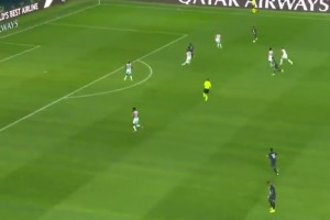 国外球迷：这是姆巴佩最想删掉的视频！队友传球给梅西而停止进攻